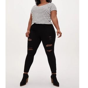 Torrid sky high skinny jeans nwot